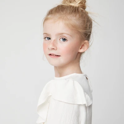 Girls' textured long-sleeve flutter tee