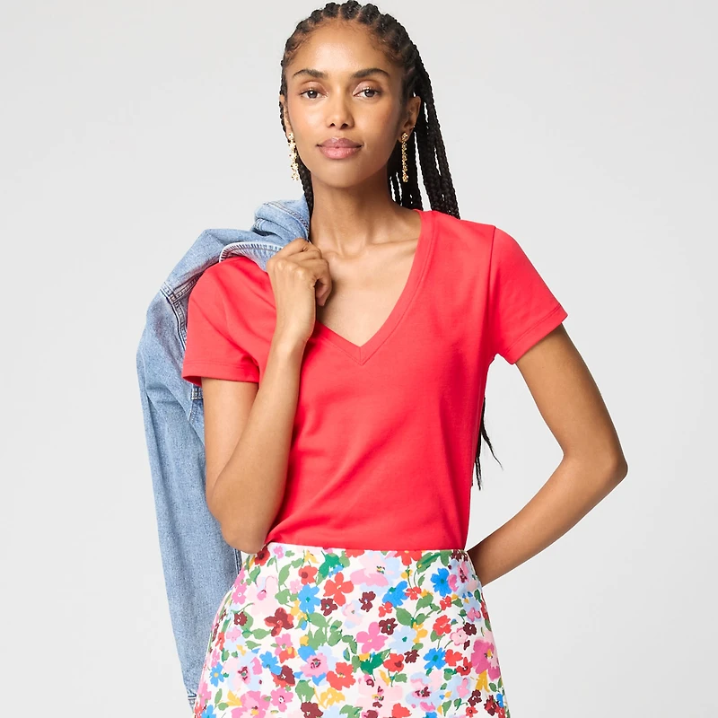 Essential v-neck tee