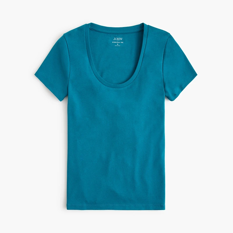 Scoopneck everyday tee