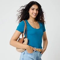 Scoopneck everyday tee