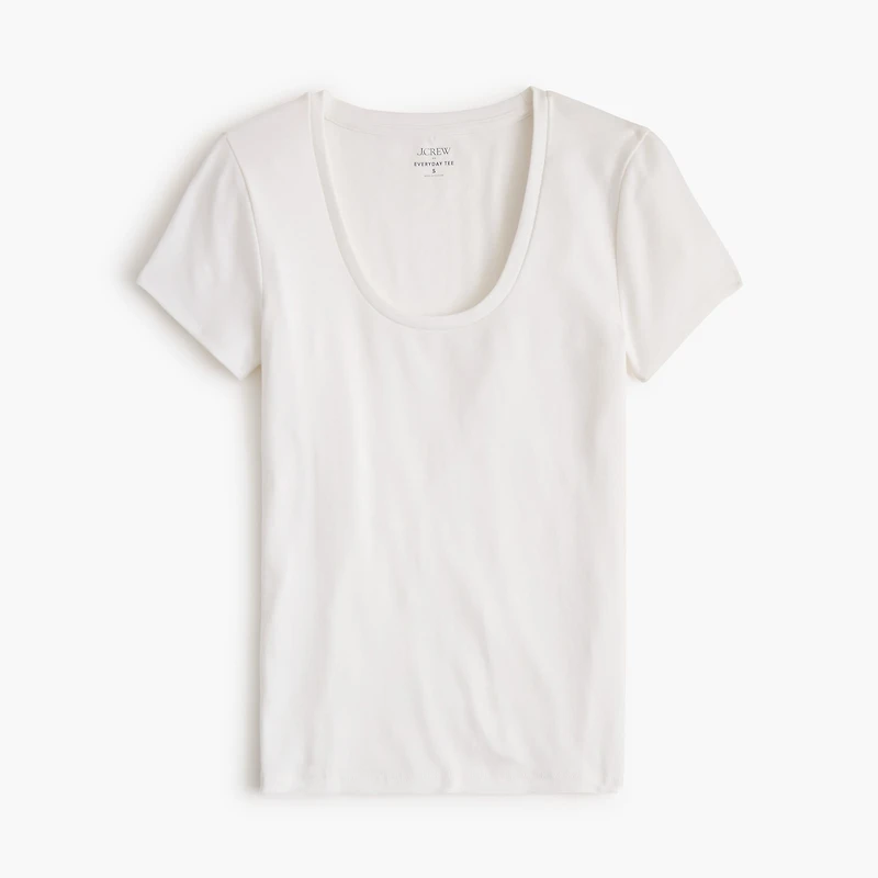 Scoopneck everyday tee