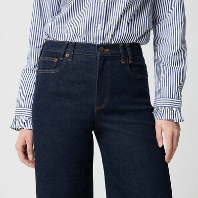 Modern wide-leg jean signature stretch