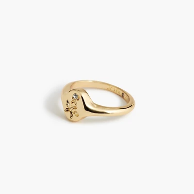 Gold flower engraved ring