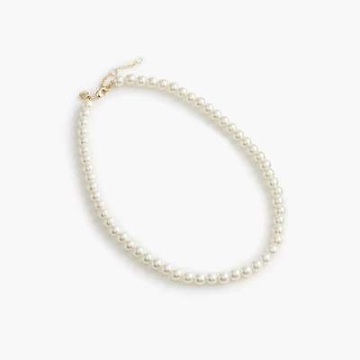 Single pearl-strand necklace