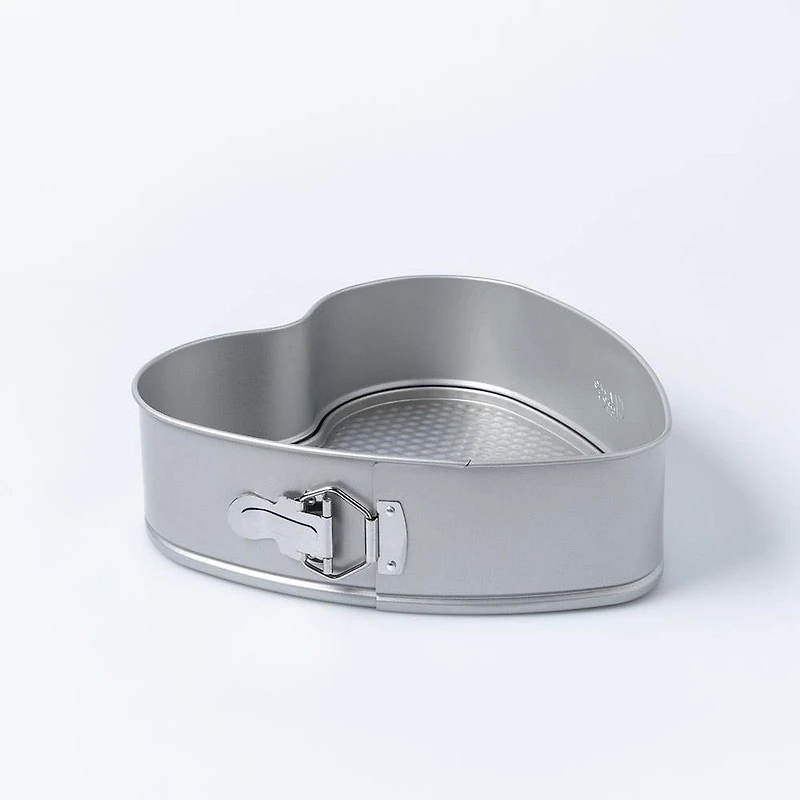 Chloe's Kitchen Amore Bakeware Heart Springform Pan (Grey)