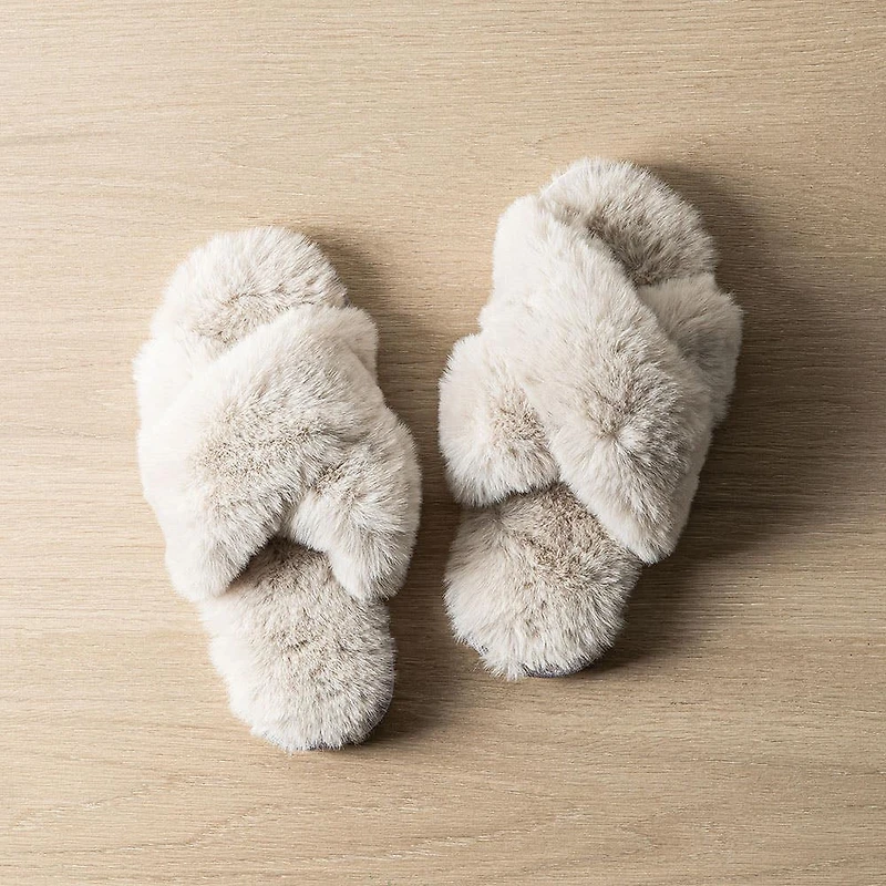 Harman Tahoe 'Criss Cross' Memory Foam Slippers Women (Light Grey)