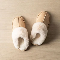 Harman Aspen 'Sherpa Lined Cuff' Memory Foam Slippers Women (Natural)