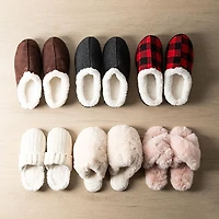 Harman Aspen 'Sherpa Lined Cuff' Memory Foam Slippers Women (Black)