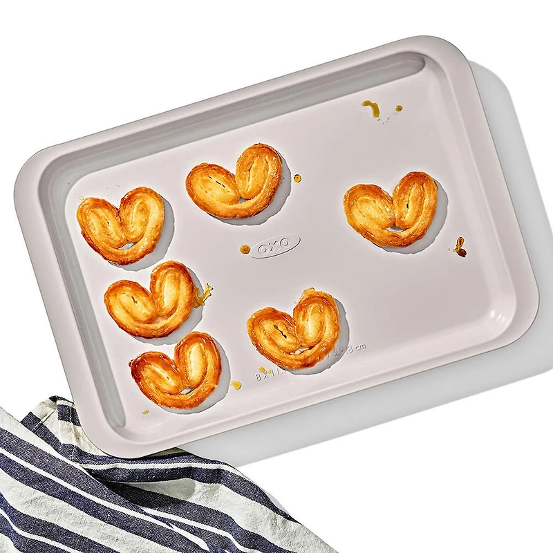 OXO Non-Stick Pro Ceramic Coated Cookie Sheet Small Bake Pan (Blue)