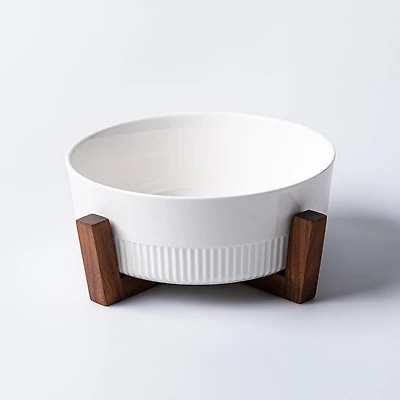 JS Gourmet Oven-To-Table 'Round' Ceramic Dish with Wood Stand (White)