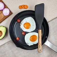 Zyliss Effortless 'Easy Lift' Solid Turner (Natural/Black)