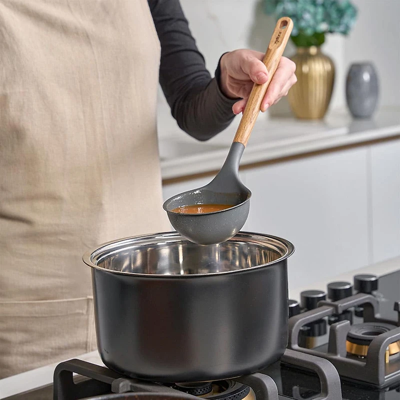 Zyliss Effortless Soup Ladle (Natural/Black)