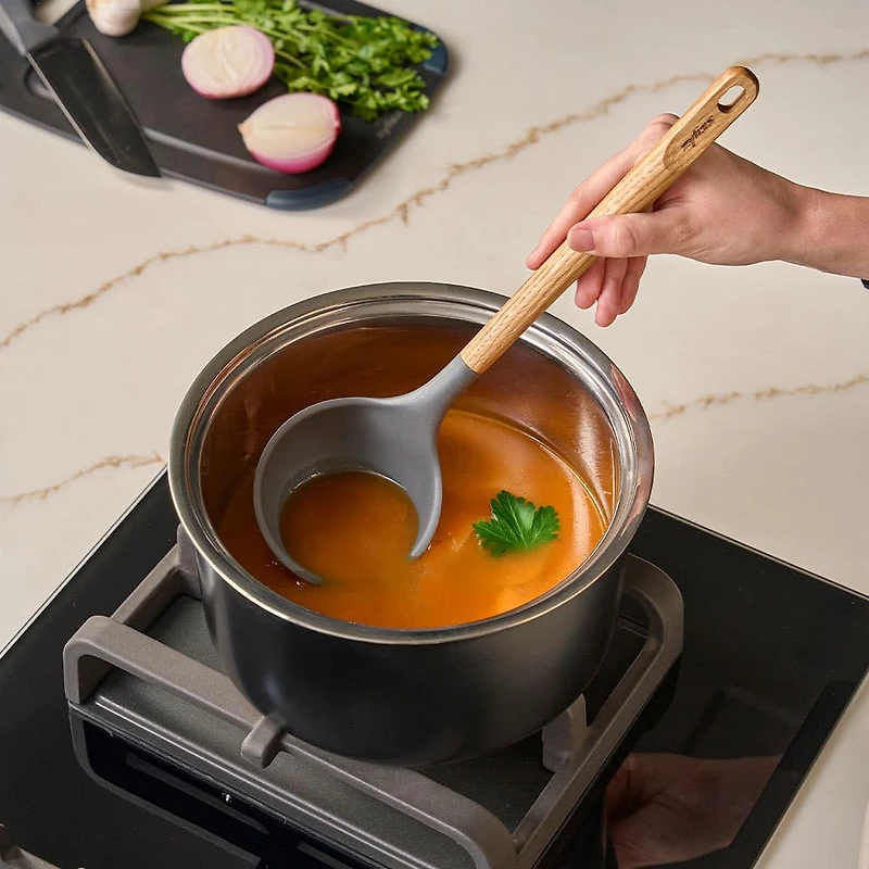 Zyliss Effortless Soup Ladle (Natural/Black)