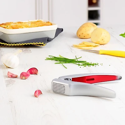 Zyliss Effortless 'Susi 3' Garlic Press (Silver/Red)