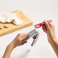 Zyliss Effortless 'Susi 3' Garlic Press (Silver/Red)
