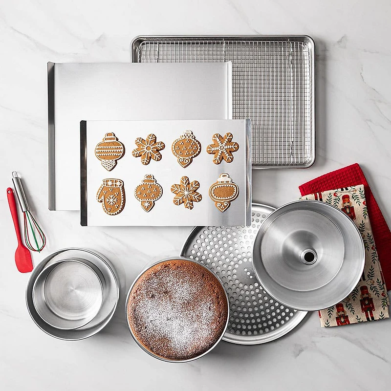 Crown Cookware The Canada Series Perforated Pizza Pan 14"