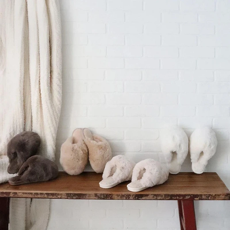 Harman Park Ciuty 'Super Plush' Memory Foam Slippers Women (Tan)