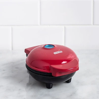 Dash Mini Round Waffle Maker (Red)