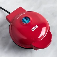 Dash Mini Round Waffle Maker (Red)