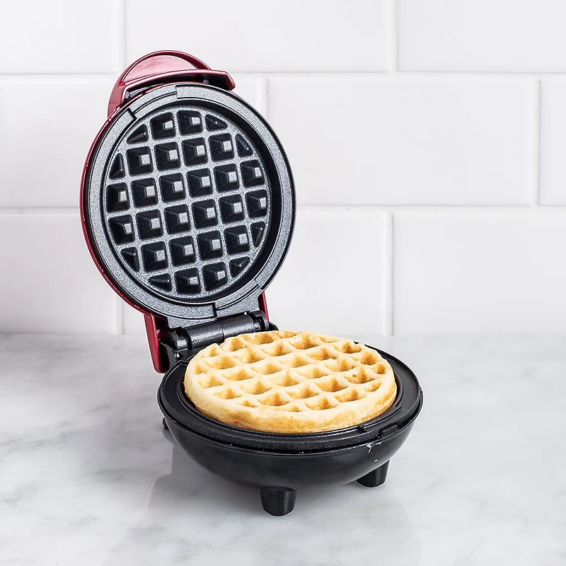 Dash Mini Round Waffle Maker (Red)