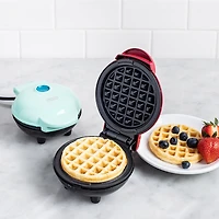 Dash Mini Round Waffle Maker (Red)
