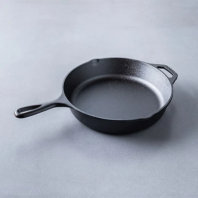 Lodge Logic Canadiana 'Loon' 10.25" Frypan with Helper Handle (Black)