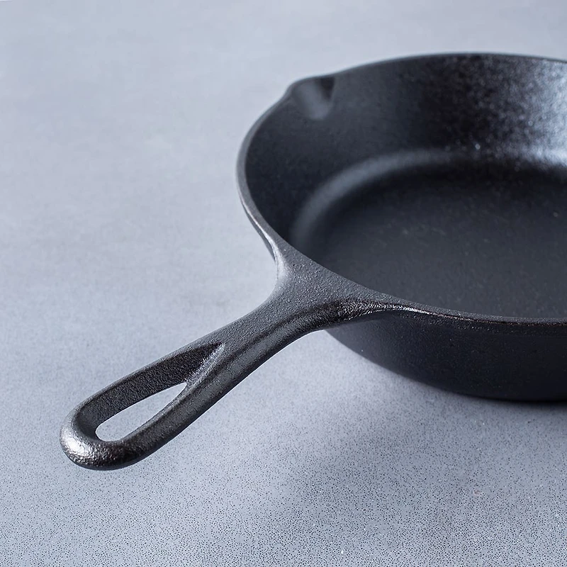Lodge Logic Canadiana 'Loon' 10.25" Frypan with Helper Handle (Black)