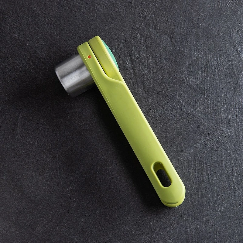 Joseph Joseph Handy Tool 'Helix' Garlic Press-Crusher (Green)