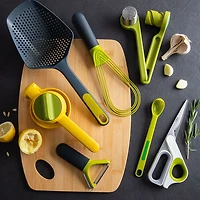 Joseph Joseph Handy Tool 'Twist' 2-In-1 Silicone Whisk (Green/Black)