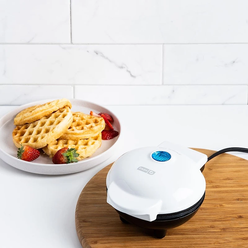 Dash Mini Round Waffle Maker (White)