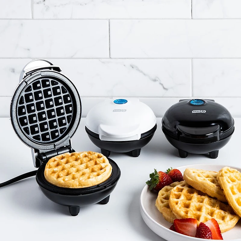 Dash Mini Round Waffle Maker (White)