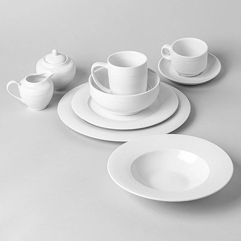 A La Carte 'Diamond' Porcelain Serving Bowl 8.25" (White)
