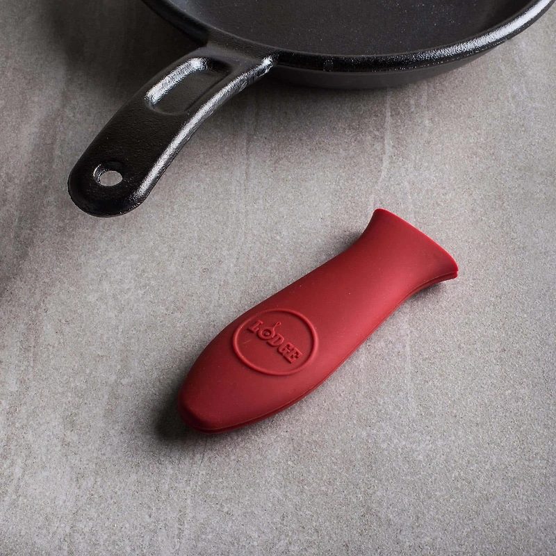 Lodge Kitchen Gear Silicone Hot Handle Holder - Red