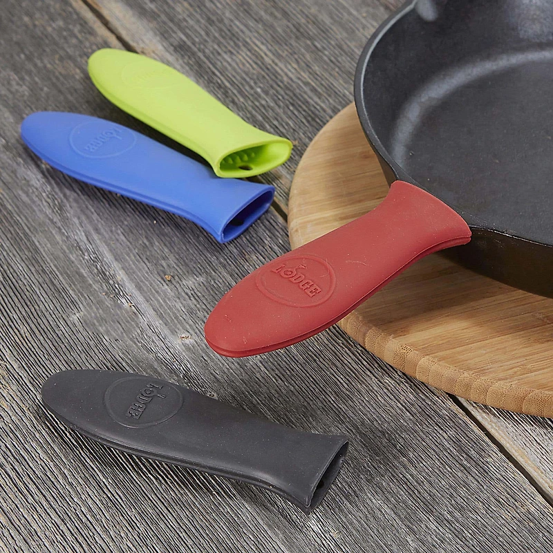 Lodge Kitchen Gear Silicone Hot Handle Holder - Red