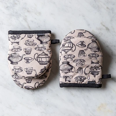 Harman Gourmet 'Vintage Tea Pots' Cotton Mini Oven Mitt - S/2