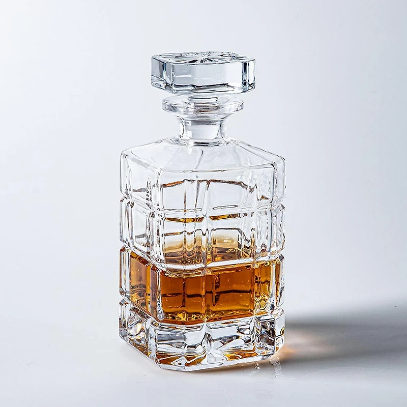 Godinger Radius Crystal-Cut Whiskey Decanter (28oz,)