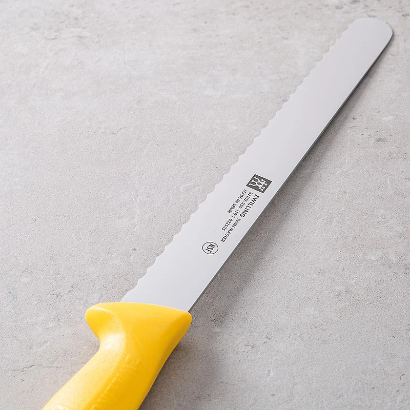 ZWILLING Twin Master 9.5" Carving-Slicing Knife Serrated (Yellow)