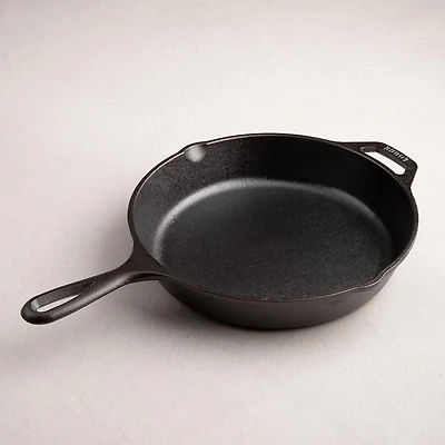 Lodge Logic Frypan with Helper Handle (Black)
