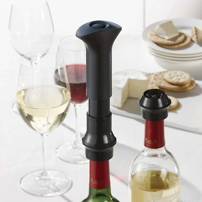 Trudeau Maison Le Bar Wine Pump with 2 Stoppers (Black)