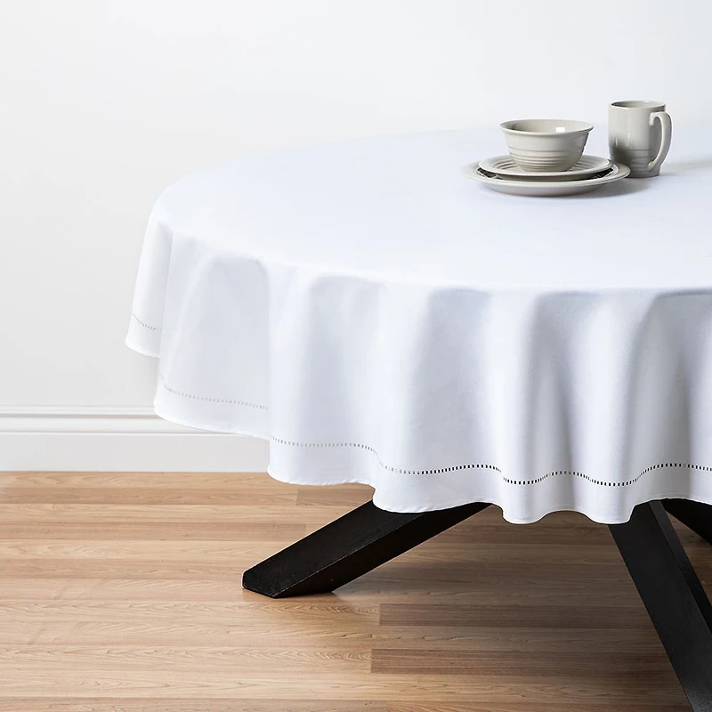 Harman Hemstitch Polyester Tablecloth 70" Round (White)