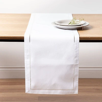 Harman Hemstitch Polyester Runner (White)