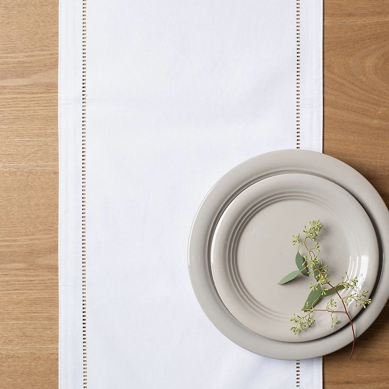 Harman Hemstitch Polyester Runner (White)