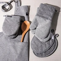 Harman Pantry Chambray Cotton Mini Oven Mitt
