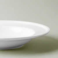 A La Carte 'Bergen' Porcelain Soup and Pasta Plate (White)