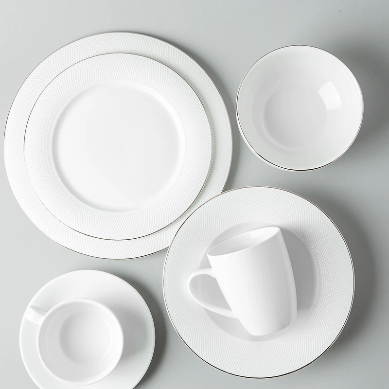 A La Carte 'Diamond Platinum' Porcelain Dinner Plate (White)