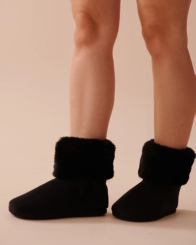 Pantoufles bottines en faux suède et fausse fourrure