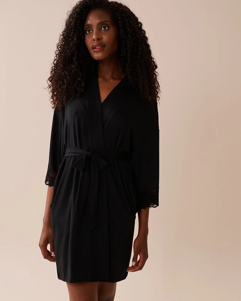 Kimono en modal avec détails dentelle