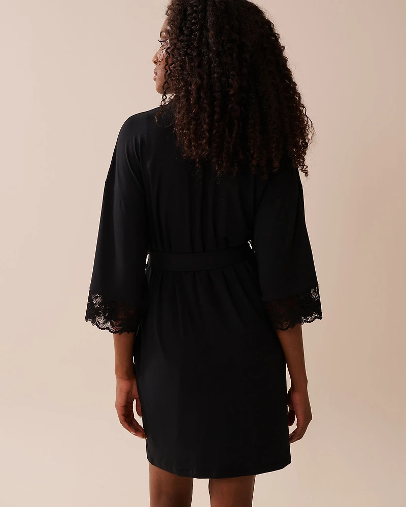 Kimono en modal avec détails dentelle