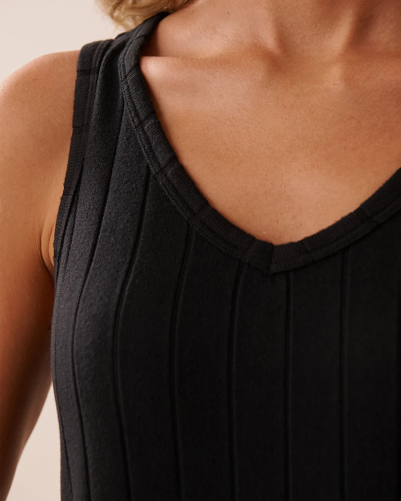 Ribbed V-neck Cami