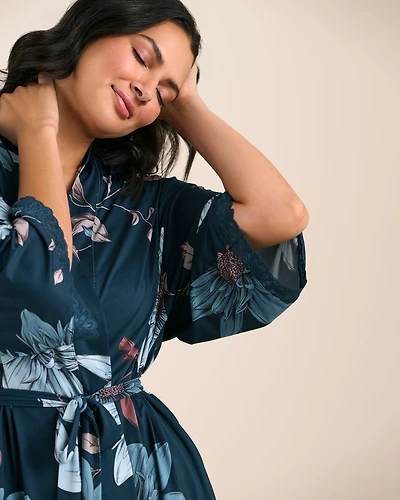 Kimono bordure de dentelle en fibres recyclées imprimé chrysanthème